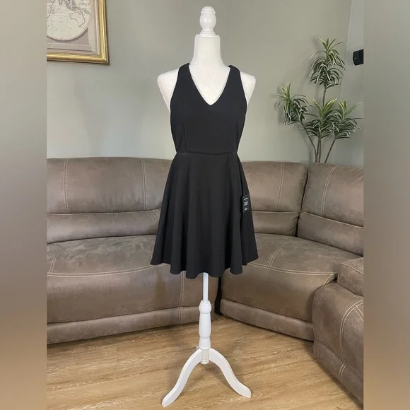 NWT LuLu’s Katrina LBD Black Strappy Skater Dress L Date Night Formal Party Sexy - Picture 8 of 12